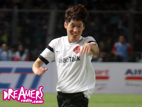 Park Ji Sung Puji Penampilan Running Man di Asian Dream Cup 2014!